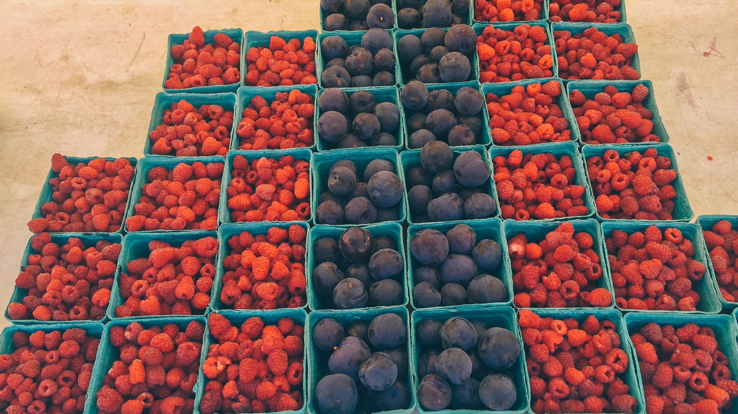 evanston farmers market berries.jpg